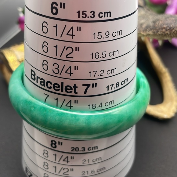 Jade Bangle - Picture 5 of 5